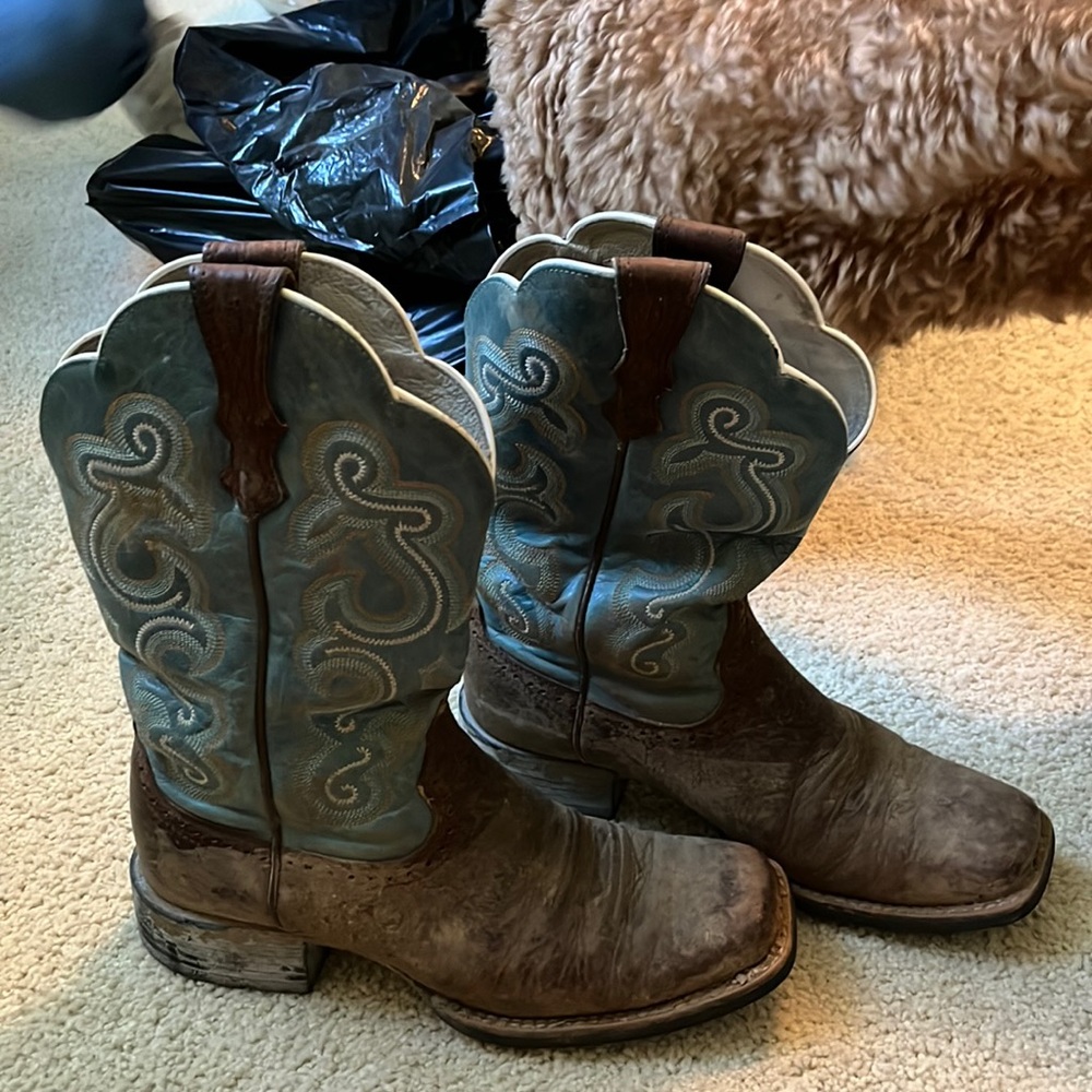 Ariat color top boots